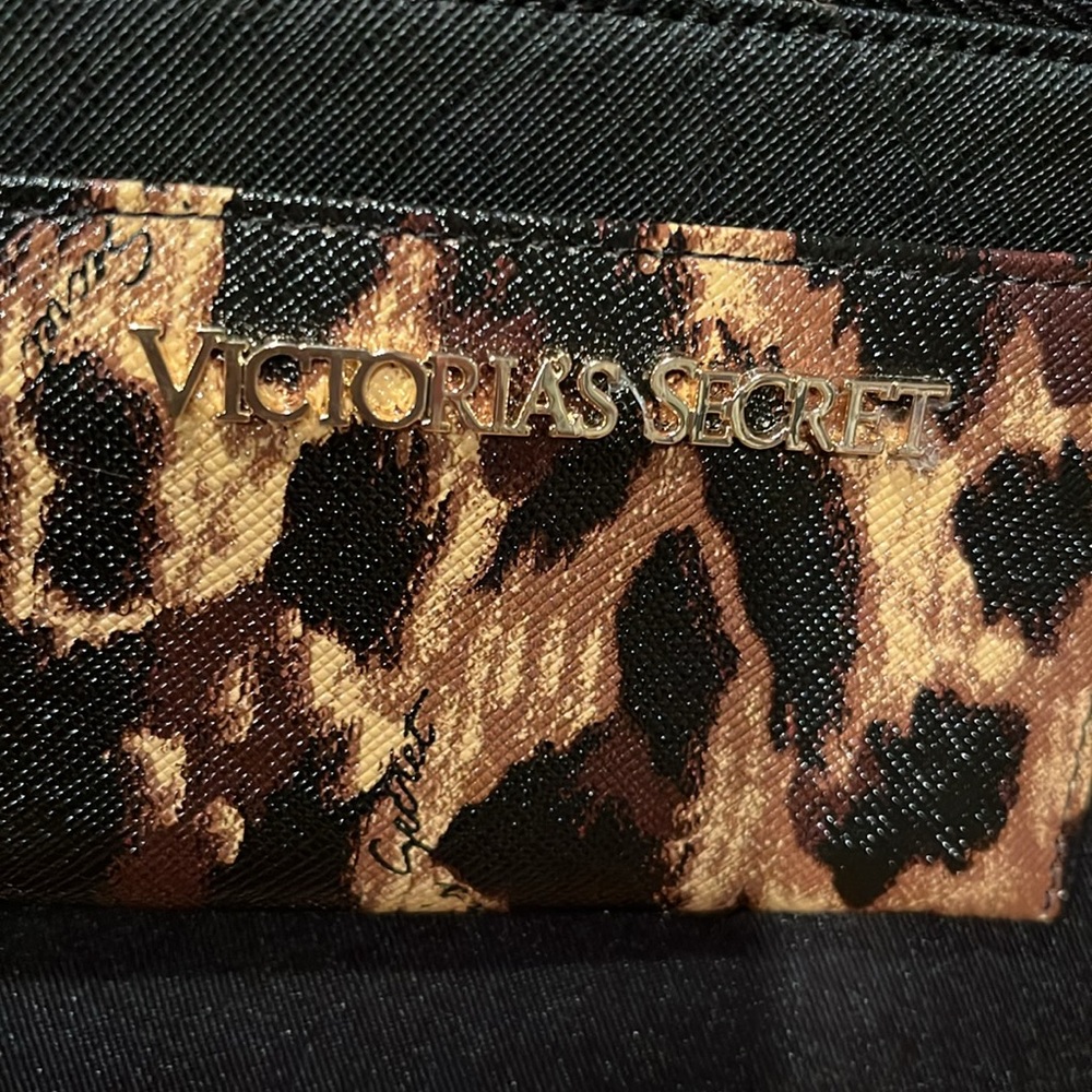 NWOT Victoria’s Secret Leopard Print Bag & Wallet Set - Picture 13 of 15